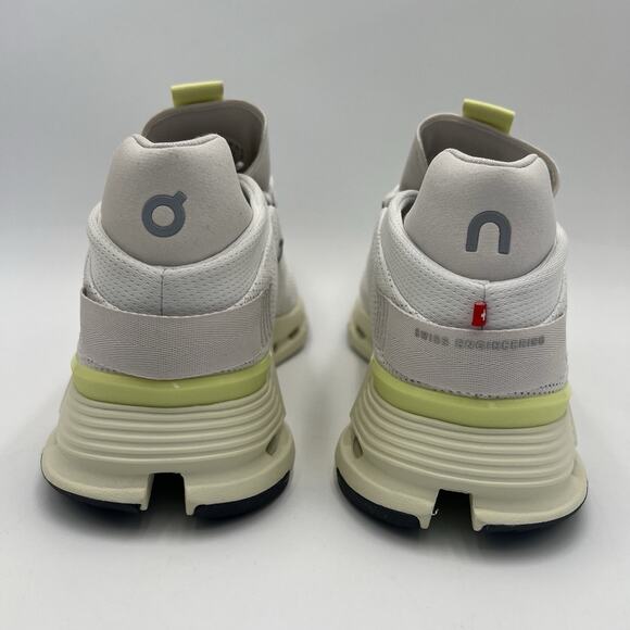 Athletic_Shoes